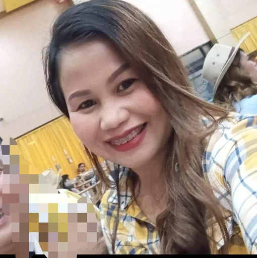 Julie, 42