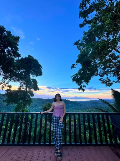 Donna, 25