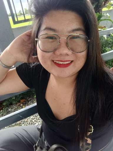 Ella, 30