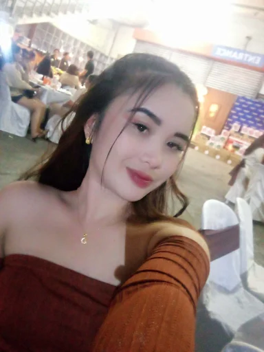 Veronica, 22