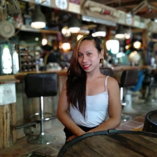 wenna, 28