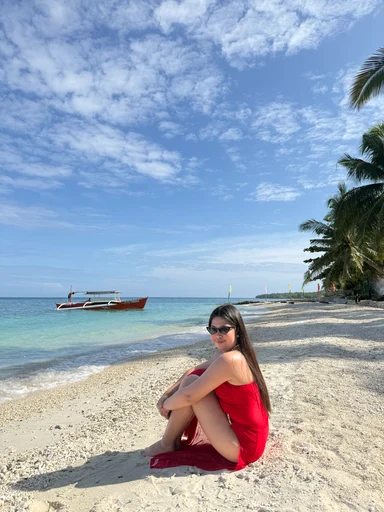 Hannah, 25