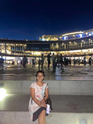 Jenn, 47