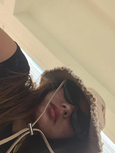 Kim, 26