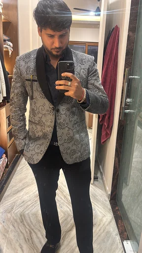 Abhi, 25