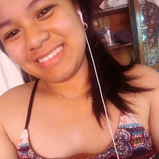 Angela, 25