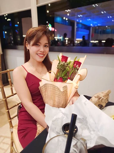 Emily, 33
