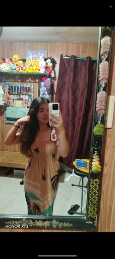 Roselyn, 21