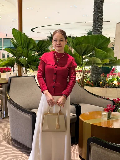 Mylene, 44