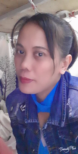 Noemi, 49