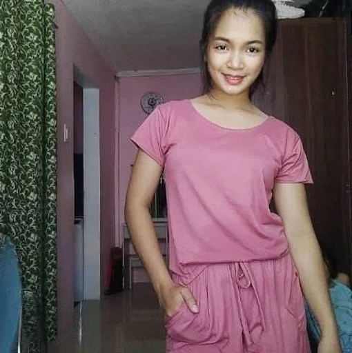 Angelyn, 28