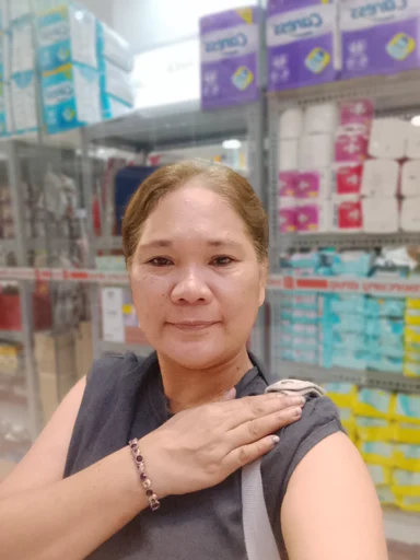 Olivia, 52