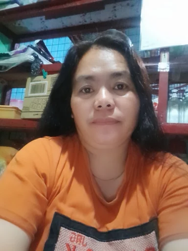 Lorie, 48