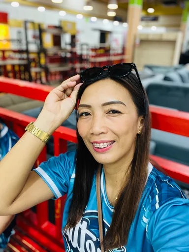 Lynn, 39
