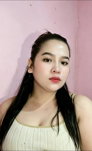 Carla, 28