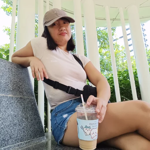 Noemi Anne, 33
