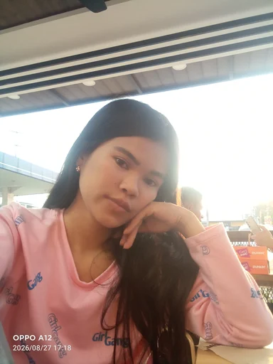 Vanessa, 19