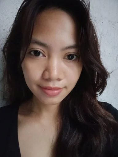 Angela, 25