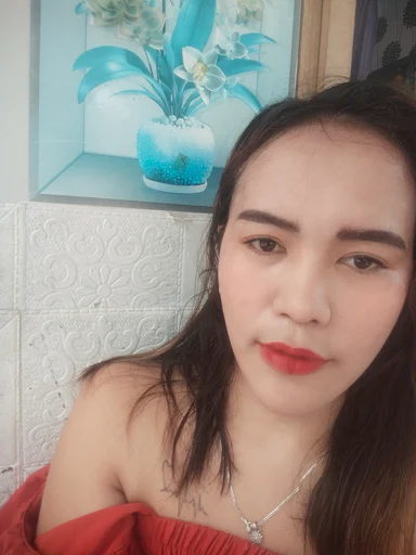 Stephany, 27