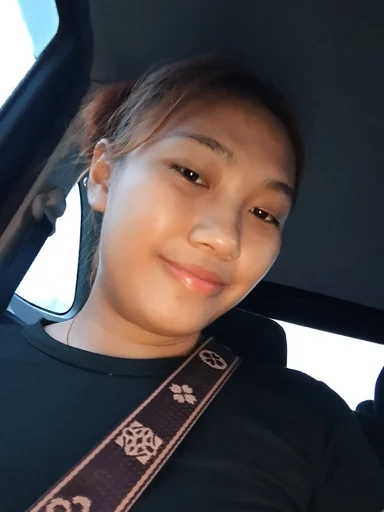 Leanne, 21