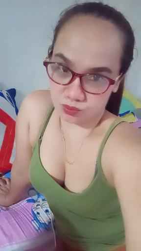 Gemmalyn, 33