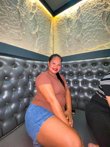 Melanie, 26