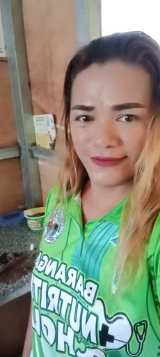 Gwen, 33