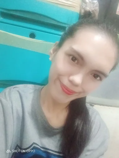 Erika, 25