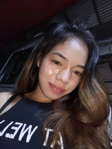 Tina, 22