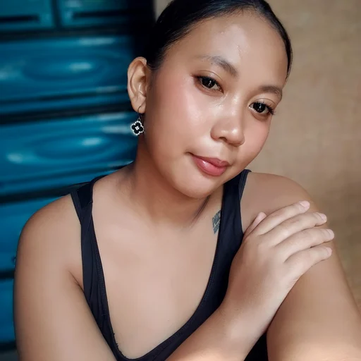 Alona, 23