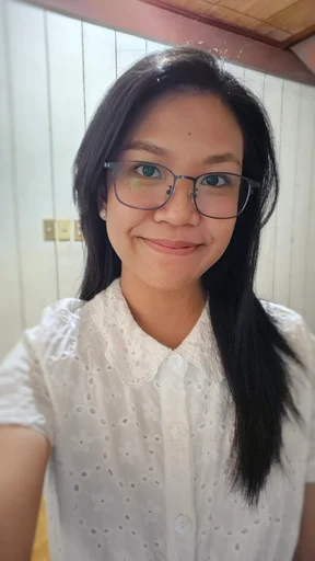 Angelica, 28