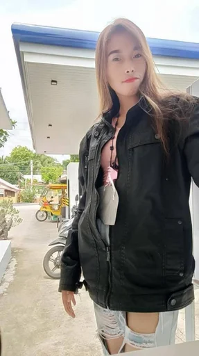 Nica, 35
