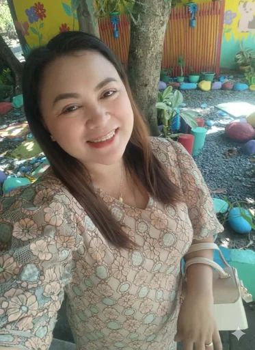 Cynthia, 43