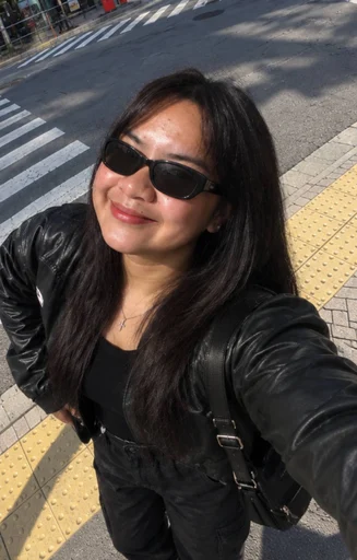Xyrelle, 22