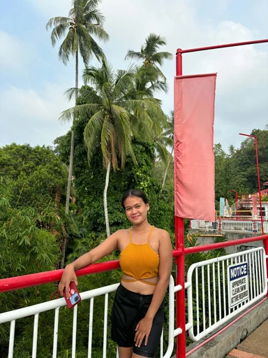 Emilyn, 24