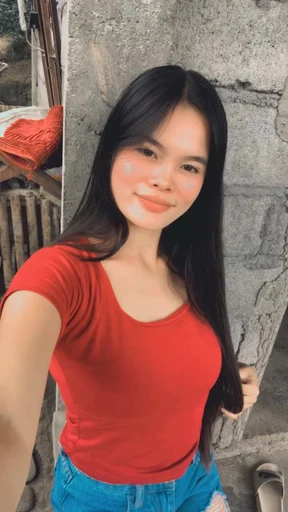 Stephanie, 21