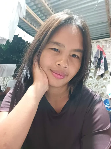 Angelica, 28