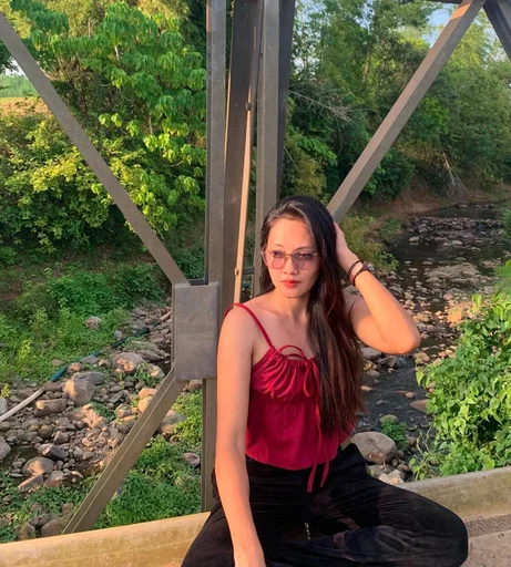 Ronalyn, 29