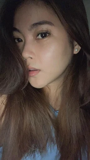 Chryzza Khirstine, 21