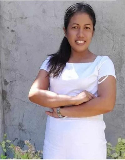 Eva, 35