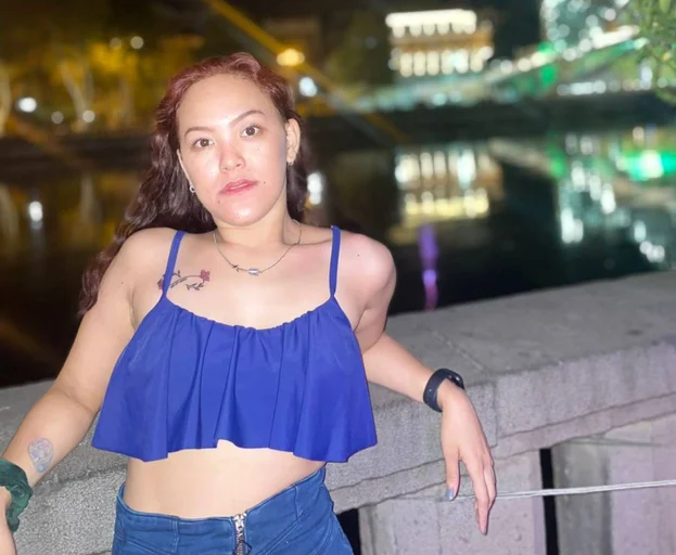Sarah, 28