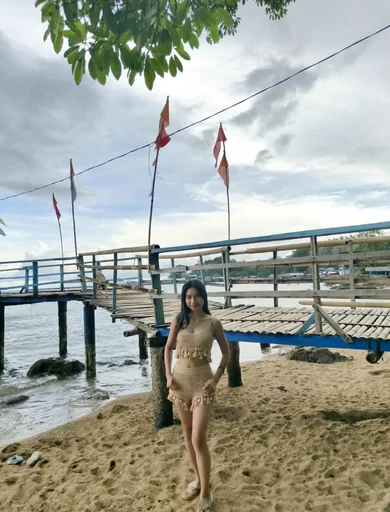 Kathrina, 19